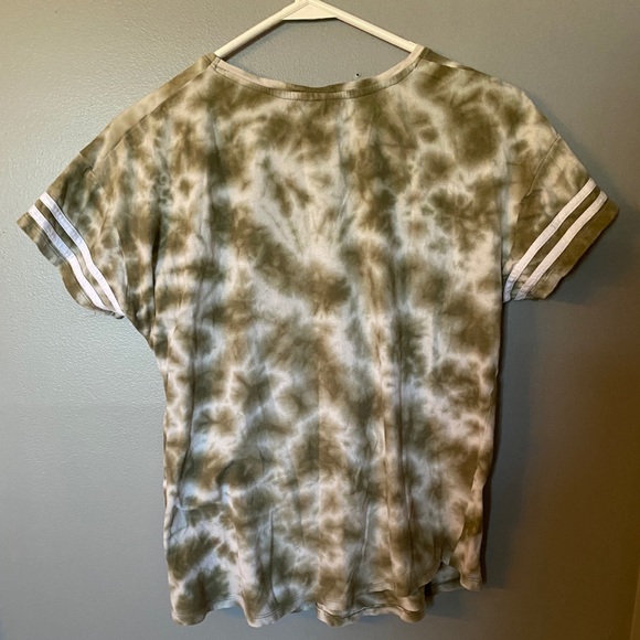 Rue 21 Graphic Tee - Picture 2 of 4